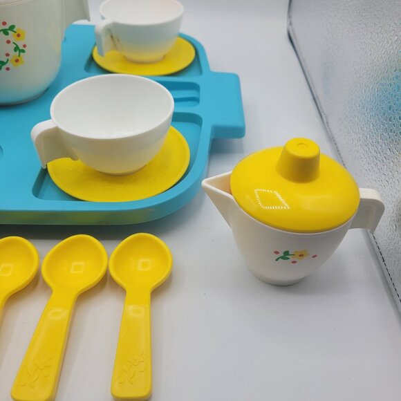 1982 Fisher Price Yellow and White Tea Set W/ Tray #681 Complete - Picture 5 of 8